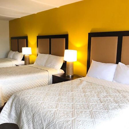 7 Days Inn Niagara Falls ナイアガラ・フォールズ エクステリア 写真