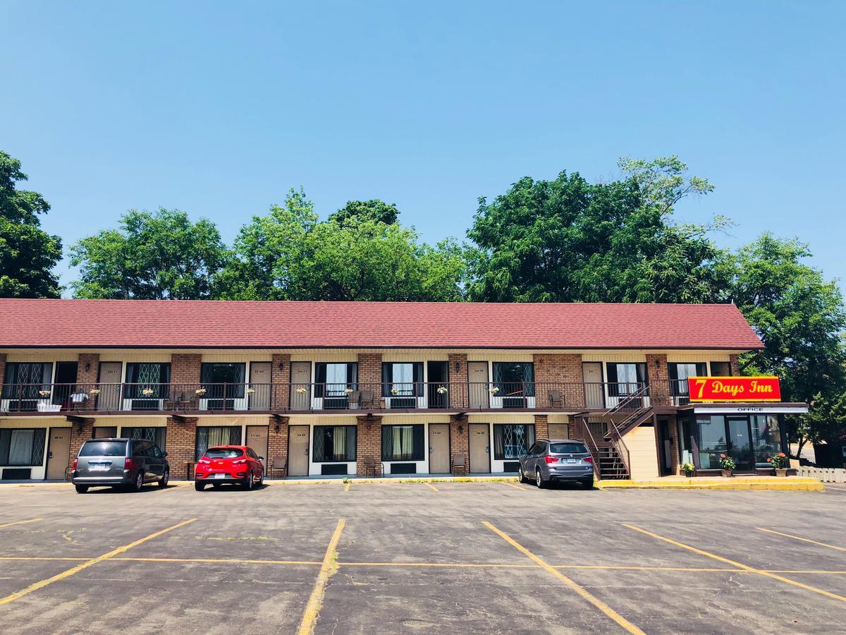 7 Days Inn Niagara Falls ナイアガラ・フォールズ エクステリア 写真