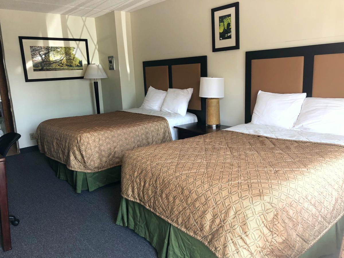 7 Days Inn Niagara Falls ナイアガラ・フォールズ エクステリア 写真